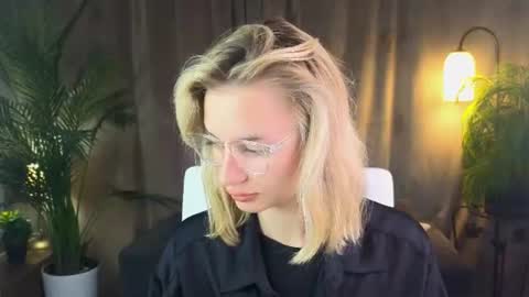 Nora online show from July 28, 7:39 am