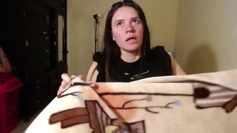 Snapshot of noreen_ chatting on February 6, 8:34 pm noreen_ online show from February 6, 8:34 pm