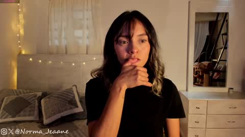 Norma Jeaane online show from February 5, 9:40 pm