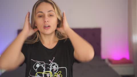 Tina online show from December 25, 1:19 pm