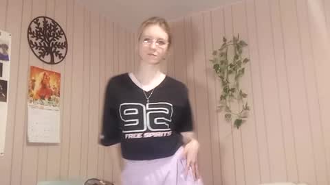 Sari  It is my first day  online show from February 25, 3:21 pm