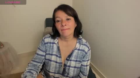 nuit_rose online show from March 14, 3:18 am