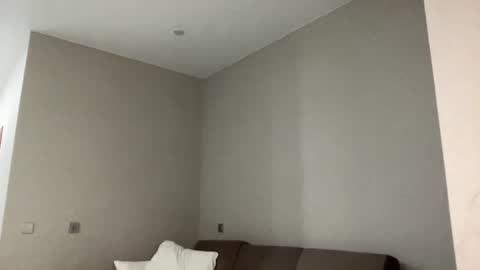 Ema online show from April 5, 6:18 pm