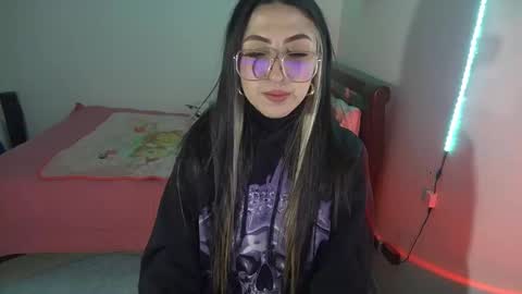 Snapshot of nymph_frida chatting on September 25, 8:24 am Frida online show from September 25, 8:24 am