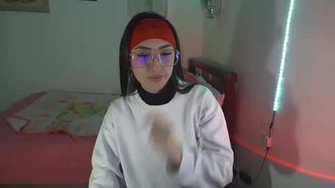 Snapshot of nymph_frida chatting on September 17, 4:32 am Frida online show from September 17, 4:32 am