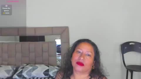 nyomi browm online show from December 5, 11:55 am