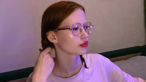 nyra_thira online show from July 4, 10:49 pm