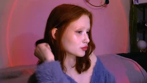 nyra_thira online show from May 31, 11:17 pm