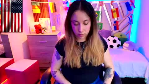 Alex   .    online show from June 13, 4:54 am