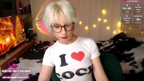 Moonlight online show from December 3, 8:49 am