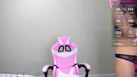 Leila online show from November 21, 1:02 pm