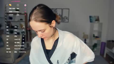 Elis online show from March 19, 9:19 pm