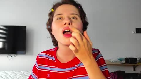 Evie online show from April 2, 10:24 am