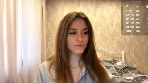 Mia online show from November 22, 9:12 am