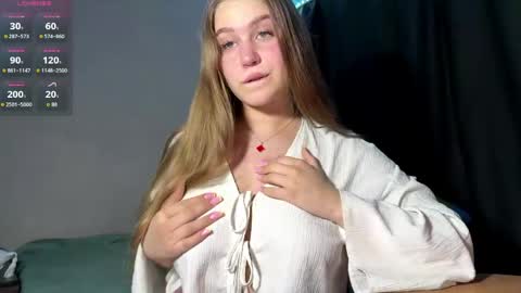 Lili online show from May 30, 2:26 pm