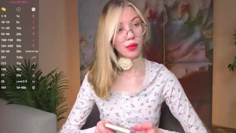 Lynna online show from February 2, 11:09 am