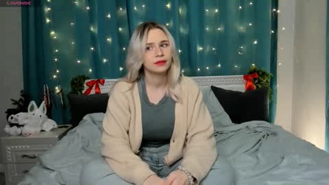 Eliana online show from December 20, 4:42 am