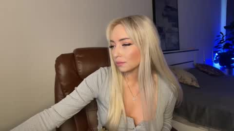 Emma online show from May 29, 2:20 am