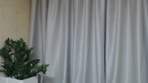 Mari online show from May 31, 5:52 pm