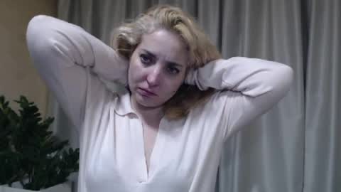 Mari online show from May 17, 5:12 pm