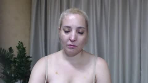 Mari online show from July 26, 4:04 pm
