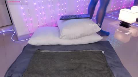 ohyesly_ online show from November 25, 10:06 am