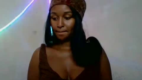 olinah610 online show from June 25, 7:13 am