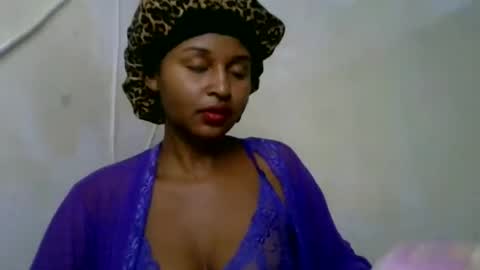 olinah610 online show from June 19, 1:25 pm