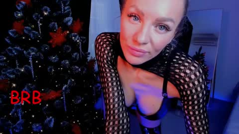 Snapshot of oliva_candy chatting on January 8, 3:29 am oliva_candy online show from January 8, 3:29 am