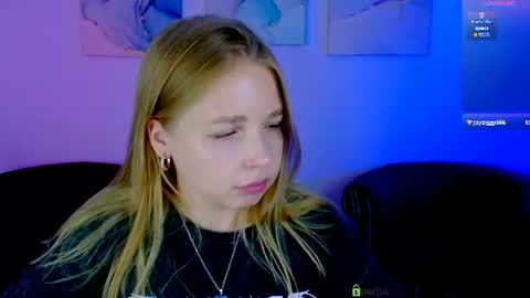 olivia_kit online show from July 11, 1:33 pm