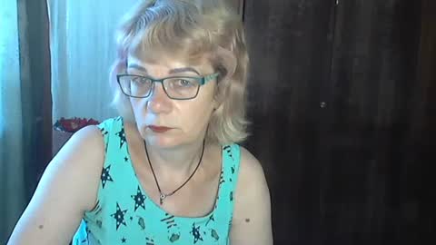 Olivia Mia online show from July 13, 8:26 am