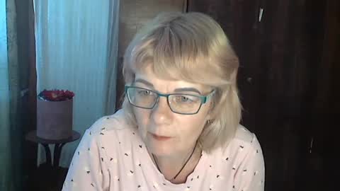 Olivia Mia online show from July 18, 12:07 pm