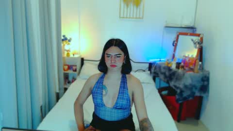 olivia_xxo online show from August 4, 7:09 pm