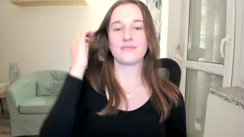 Oliwiaa2004 online show from December 28, 3:26 pm