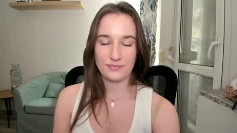 Oliwiaa2004 online show from January 12, 7:53 pm