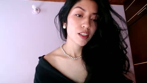 oliviaaa__ online show from February 25, 4:16 pm
