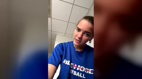 oliviaaraee online show from January 10, 5:28 pm