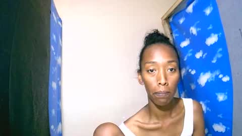 oliviah27 online show from October 4, 9:19 pm