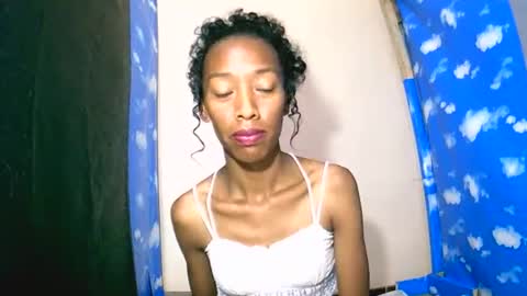 oliviah27 online show from October 1, 7:19 pm