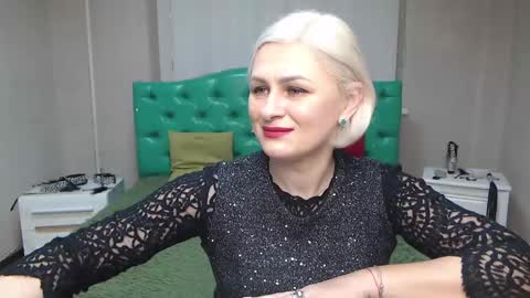 Snapshot of oliviahorst chatting on January 29, 6:12 am OliviaHorst online show from January 29, 6:12 am