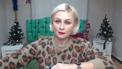 Snapshot of oliviahorst chatting on December 18, 5:10 pm OliviaHorst online show from December 18, 5:10 pm