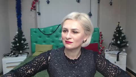 Snapshot of oliviahorst chatting on December 19, 6:23 am OliviaHorst online show from December 19, 6:23 am