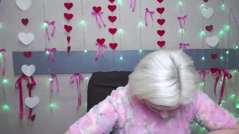 Snapshot of oliviahorst chatting on February 22, 4:48 pm OliviaHorst online show from February 22, 4:48 pm