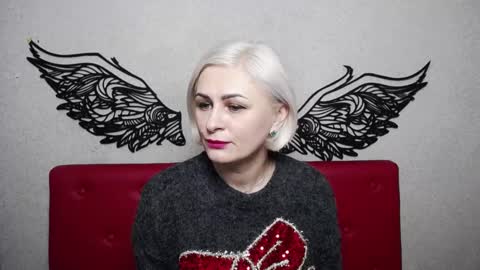 Snapshot of oliviahorst chatting on February 9, 6:33 am OliviaHorst online show from February 9, 6:33 am