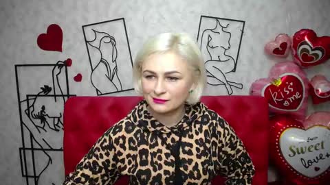 Snapshot of oliviahorst chatting on March 5, 6:33 am OliviaHorst online show from March 5, 6:33 am