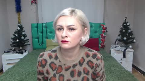 Snapshot of oliviahorst chatting on December 18, 6:43 am OliviaHorst online show from December 18, 6:43 am