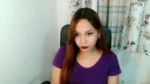 oliviahutton online show from May 18, 5:19 pm