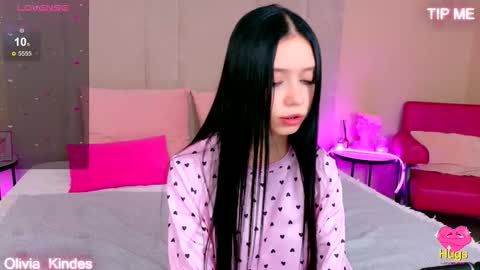 Snapshot of oliviakindes chatting on October 15, 5:26 pm Olivia online show from October 15, 5:26 pm