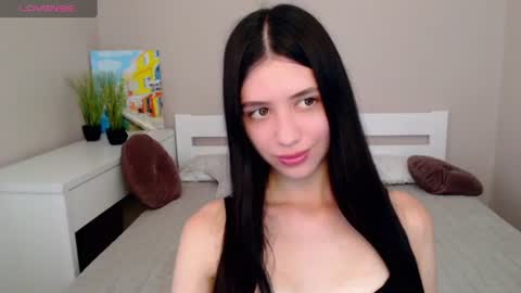 oliviarichi online show from July 28, 11:50 am