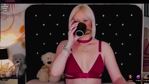 Olivia online show from November 27, 11:07 pm